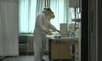 Филипче: Приватните лаборатории да ги намалат цените на тестирањата за Ковид-19