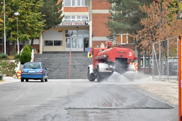 Во Прилеп голема акција на дезинфекција на училиштата, градинките, улиците и јавните површини