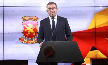 Мицковски во видео обраќање со критики до власта за справувањето со вирусот и апел до граѓаните да се заштитат