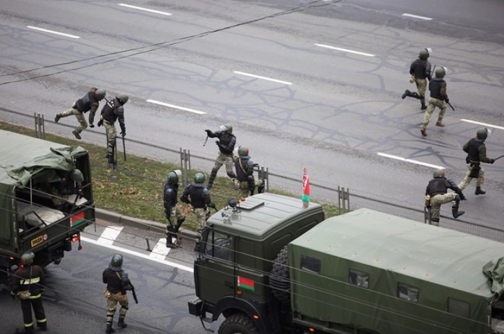 Над 700 уапсени за време на протестите во Белорусија