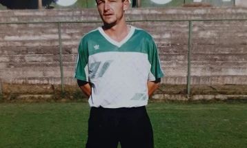 Фудбалската јавност од М. Каменица се простува од поранешниот капитен на ФК „Саса“, Перо Стојановски, кој загина во сообраќајна несреќа