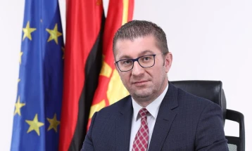 Мицкоски повика на протест во одбрана на црвените линии на македонскиот идентитет