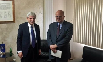 Лидерот на ДУИ на проштална средба со грчкиот амбасадор Јанакакис
