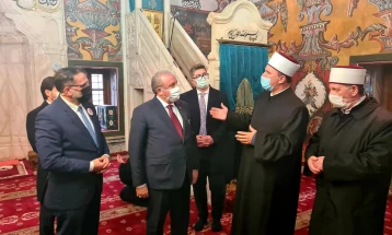 Турскиот собраниски претседавач Мустафа Шентоп во посета на Тетово