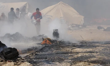 Изгоре сириски бегалски камп во Либан