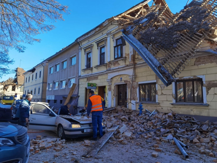 Најмалку 20 повредени во земјотресот во Петриња