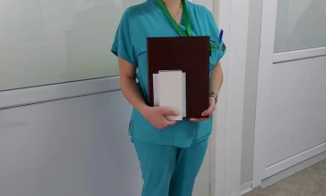 Викторија Лисичанец најдобра медицинска сестра во 2020. на Клиниката за пулмологија во Скопје