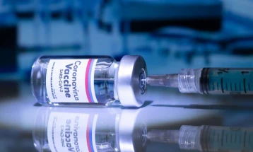 Можно е да стигнат вакцини и во јануари, отворени се сите опции, вели премиерот Заев