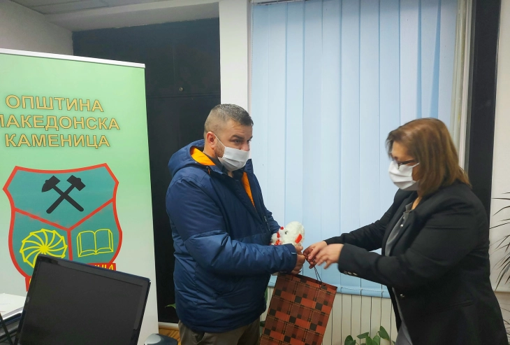 Општина М. Каменица двојно ја зголеми сумата за поддршка на првото новороденче во 2021