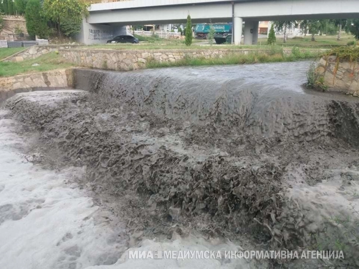 УХМР: Зголемен водостојот на повеќе реки, да се избегнува движење покрај нив, вечер повторно врнежи