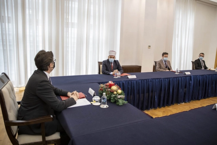Средба на претседателот Пендаровски со поглаварот на ИВЗ, Шаќир Фетаи