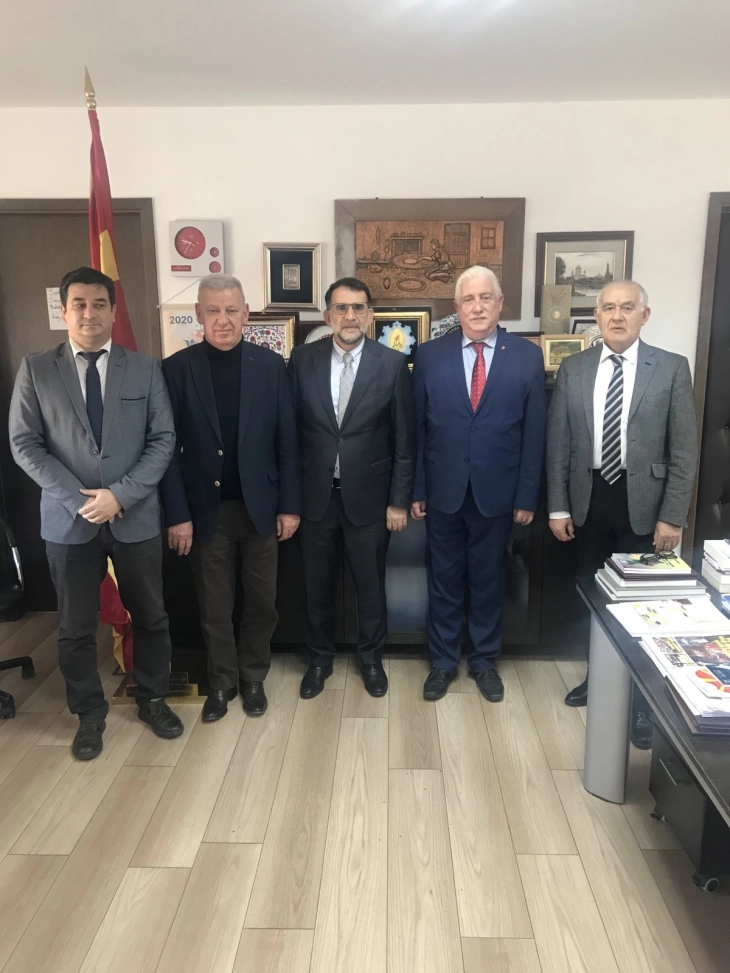 Претседателот на Уставниот суд Сали Мурати се сретна со албанскиот амбасадор Фатос Река