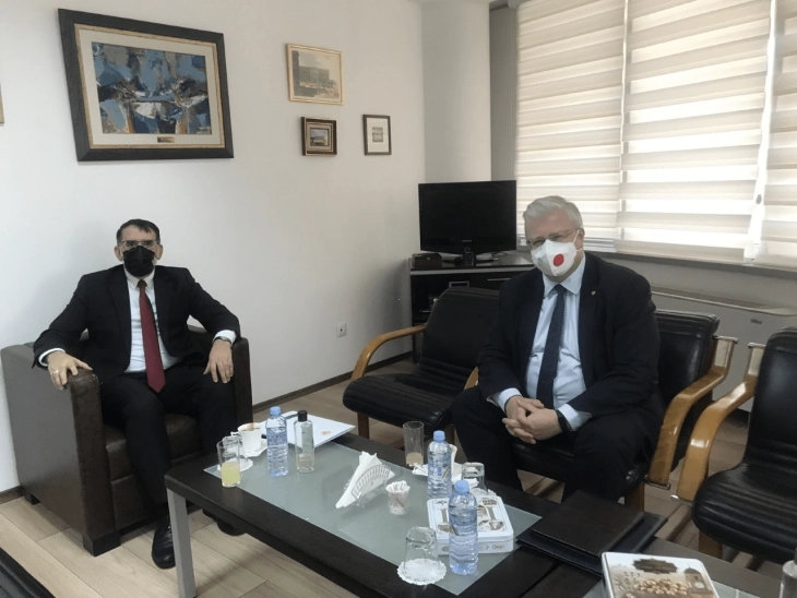 Претседателот на Уставниот суд Мурати се сретна со рускиот амбасадор Баздникин