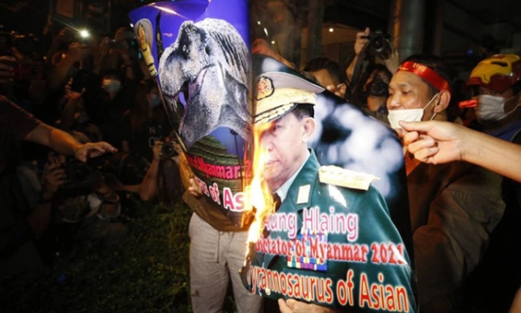 Први протести во Мјанмар по воениот удар