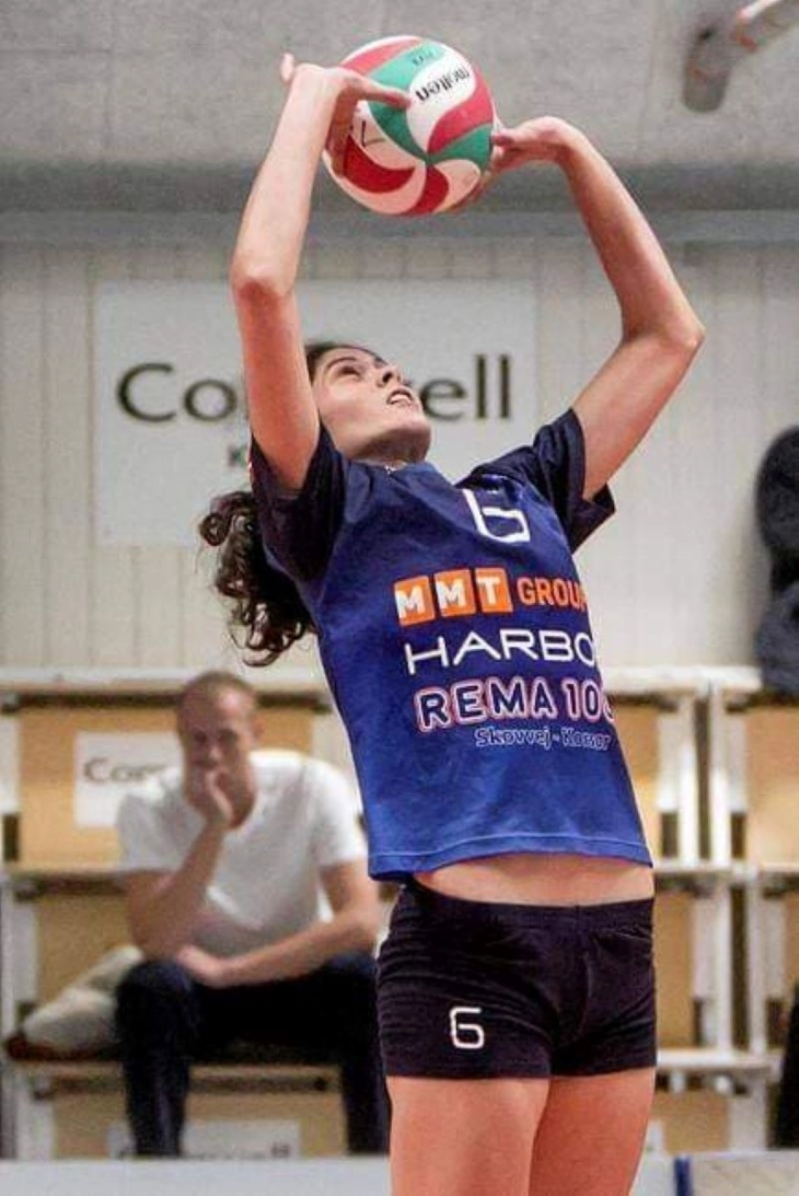 Софија успешно ја продолжува одбојкарската лоза на Ричлиеви