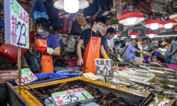 СЗО: Коронавирусот можно е да го пренеле јазовци и зајаци од пазарот во Вухан