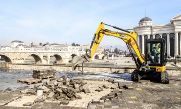 Почна реконструкцијата на кејот „13 Ноември“