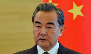 Ванг: САД да ги укинат санкциите кон Кина