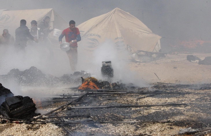 Најмалку четворица загинати во пожар во бегалски камп во Сирија