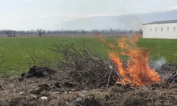 Се палат огнови по нивите во Тетово, полицијата и пожарната апелираат да не се прави тоа поради опасност од поголеми пожари