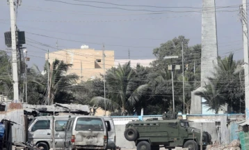 Најмалку 20 загинати и 30 повредени во експлозија на автомобил-бомба во Могадишу (ДПЛ)