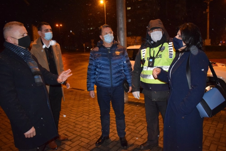 Полицискиот час го прекршиле 12 лица, 408 санкции за неносење маска