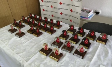 ООЦК Велес ги додели признанијата за 100, 75 и 50 пати дарувана крв