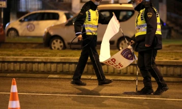 Не е време за попуштање на мерките, дури ќе има и нови ако сегашните не дадат резултат, порачаа Филипче и Караџовски