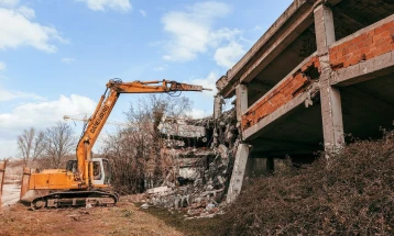 Се урива нелегално изграден објект под Кале