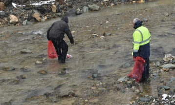 Чистење на реката Пена и месноста Бањиче по повод Светскиот ден на водата