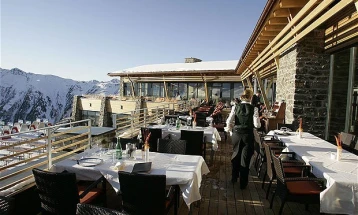 Австрија го одложи отворањето на рестораните, најавени нови ограничувања