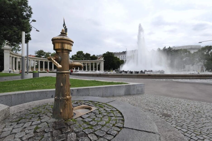 Виена полека ги става во употреба фонтаните и јавните чешми