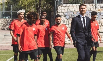 Чаби Алонсо го продолжи договорот со Реал Сосиедад Б, беше објавено за негово можно пристигнување во Гладбах