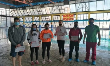 Поп Ацев и Костадиновска победници на Националното првенство во далечинско пливање