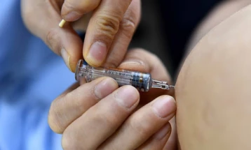 Над 100 милиони луѓе во САД примиле барем една доза вакцина против коронавирус