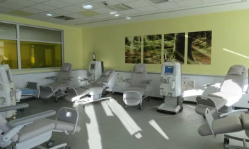 Четириесет и девет пациенти кои оделе на дијализа починале како последица од корона вирусот