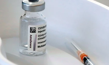 Оксфорд паузира со аплицирање вакцини развиени со Астра Зенека врз деца и тинејџери