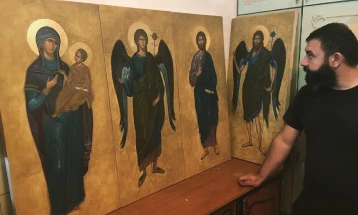 Петре Зограф, иконописец од Струга со четка и боја го оживува ликот на светецот