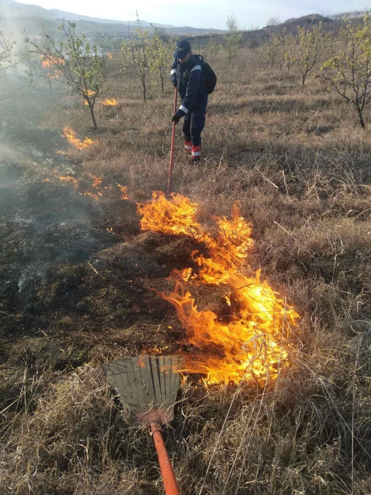 Четири пожари во Кавадаречко, пожарникарите апелираат да се внимава кога се гори отпад крај нивите