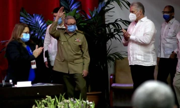 Раул Кастро се повлекува од политиката и од врвот на Комунистичката партија на Куба