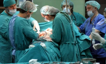 Бубрегот од починатата девојка трансплантиран кај 27-годишен пациент, во тек втората трансплантација