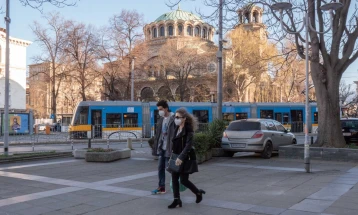 По Велигден, во Бугарија може да има уште еден бран на пандемијата