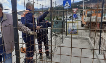 Се оградуваат контејнерите на централните улици во Кичево