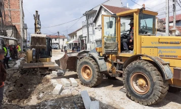 Се реконструира кракот меѓу две улици во близина на болницата во Куманово