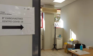 За еден ден во Грција пријавени 100.000 граѓани од 30-39 години за вакцинација со Астра Зенека
