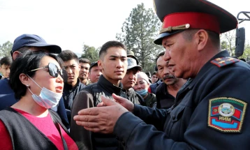 Целосен прекин на огнот меѓу Киргистан и Таџикистан