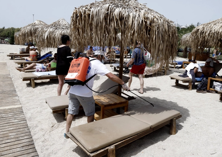 В сабота се отвораат организираните плажи во Грција