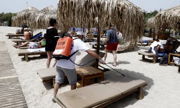 В сабота се отвораат организираните плажи во Грција