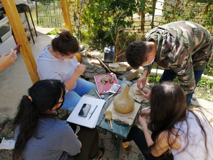 Младинска керамичка работилница по седми пат традиционално во село Вранештица