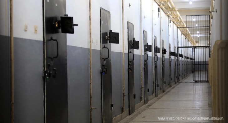КПТ: Северна Македонија да воспостави професионална затворска служба и да ги подобри условите во затворите